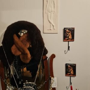 Clay Walking Women - White